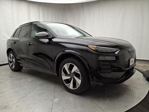2025 Audi Q6 e-tron Premium Plus quattro