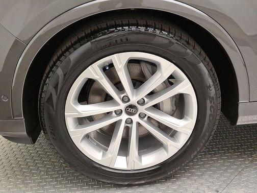 2026 Audi Q7 55 Premium Plus