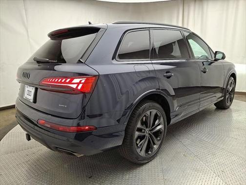 2025 Audi Q7 55 Premium Plus