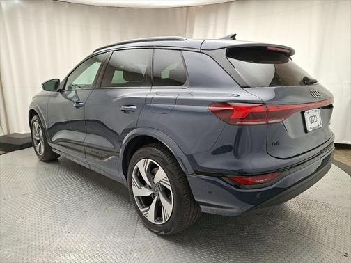 2025 Audi Q6 e-tron Premium Plus quattro