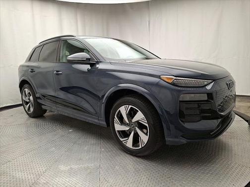 2025 Audi Q6 e-tron Premium Plus quattro