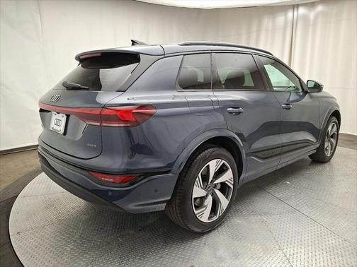 2025 Audi Q6 e-tron Premium Plus quattro