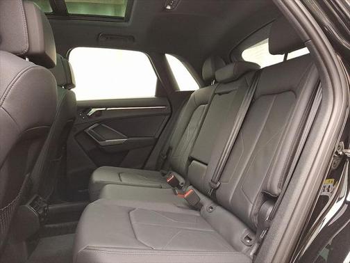 2025 Audi Q3 Premium 45 TFSI S line quattro Tiptronic