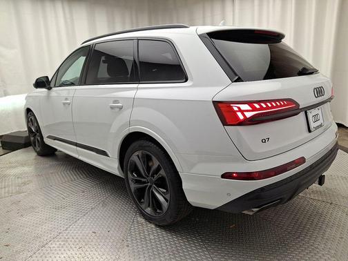 2026 Audi Q7 55 Premium Plus