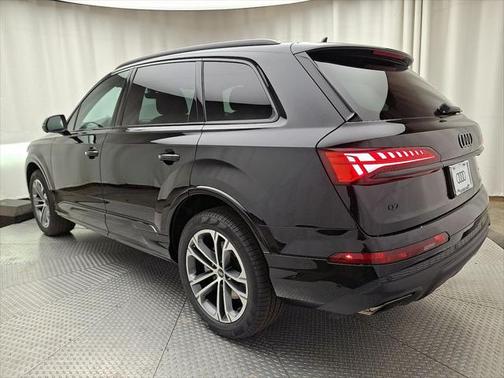 2025 Audi Q7 45 Premium