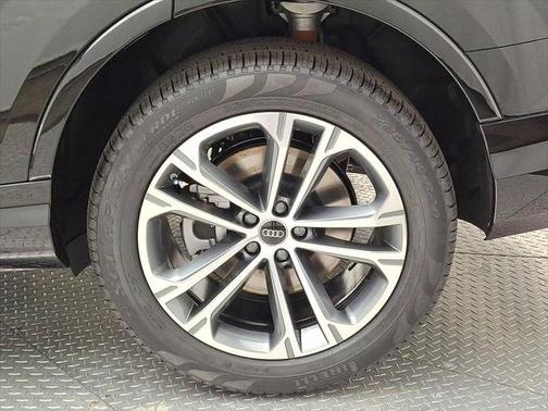 2025 Audi Q7 45 Premium