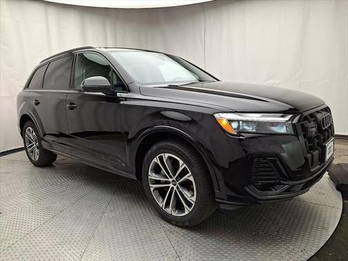 2025 Audi Q7 45 Premium