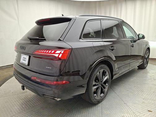 2026 Audi Q7 55 Premium Plus