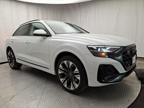 2025 Audi Q8 55 Premium