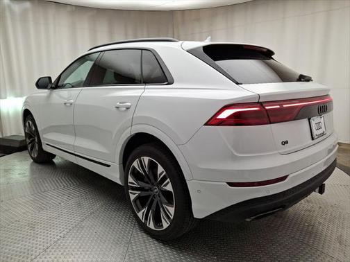 2025 Audi Q8 55 Premium