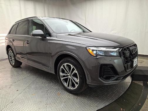 Black Metallic 2026 Audi Q7 45 Premium