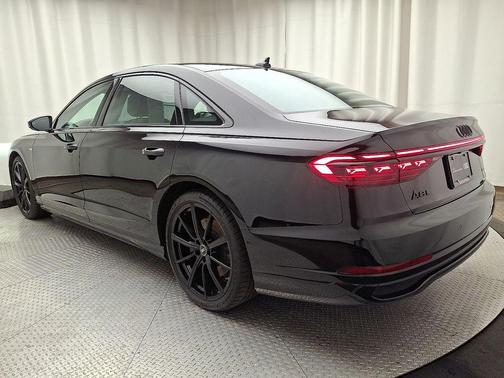 2022 Audi A8 L 55 TFSI quattro Tiptronic