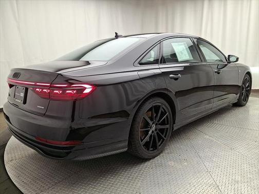 2022 Audi A8 L 55 TFSI quattro Tiptronic