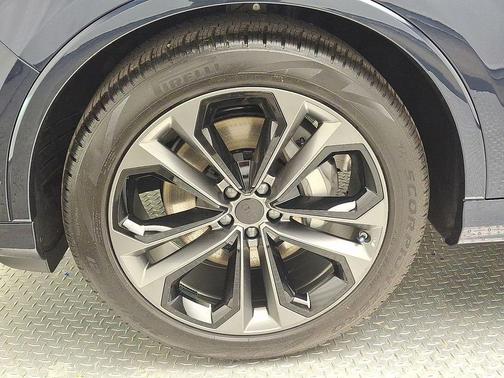 2026 Audi Q7 55 Premium Plus