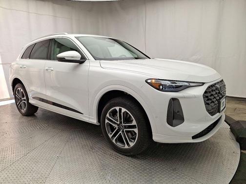 2025 Audi Q5 Premium