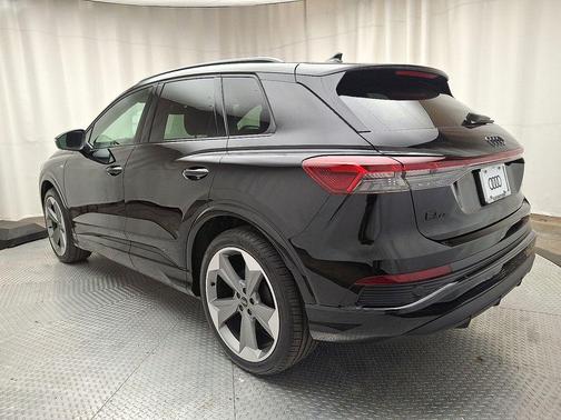 2025 Audi Q4 e-tron Premium Plus 55 quattro