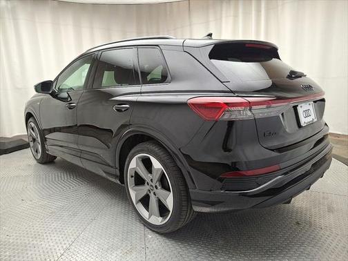 2025 Audi Q4 e-tron Premium Plus 55 quattro