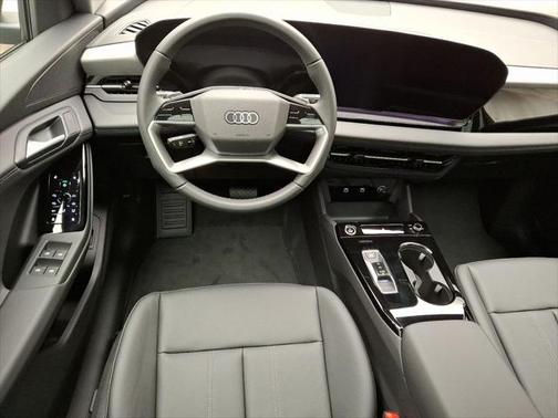 2025 Audi Q6 e-tron Premium quattro
