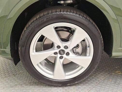 2025 Audi Q5 Premium Plus