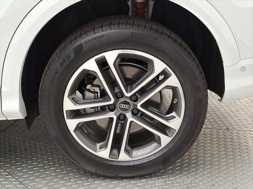 2025 Audi Q5 Premium