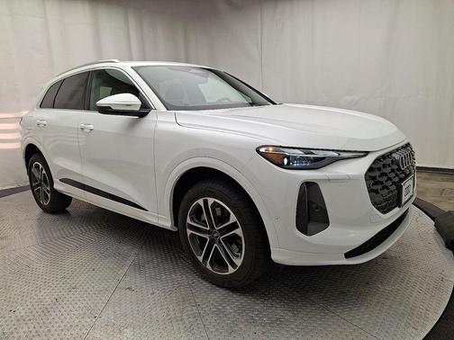 2025 Audi Q5 Premium TFSI quattro S tronic