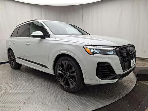 2025 Audi Q7 55 Premium Plus