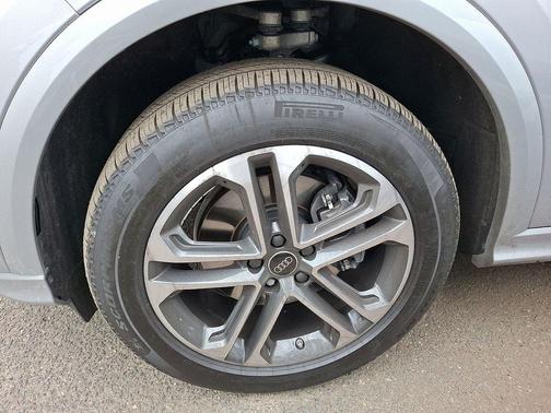 2025 Audi Q5 Premium TFSI quattro S tronic