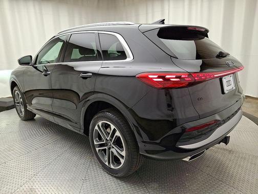 2025 Audi Q5 Premium