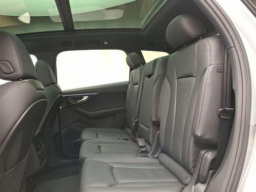 2026 Audi Q7 55 Premium