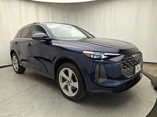 Navarra Blue Metallic 2025 Audi Q5 Premium Plus TFSI quattro S tronic