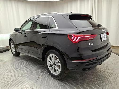2025 Audi Q3 Premium 45 TFSI S line quattro Tiptronic