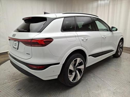 2025 Audi Q6 e-tron Premium quattro