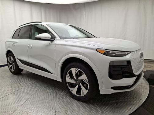 2025 Audi Q6 e-tron Premium quattro
