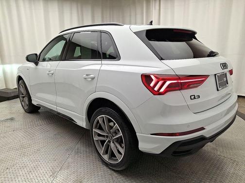 2025 Audi Q3 Premium 45 TFSI S line quattro Tiptronic