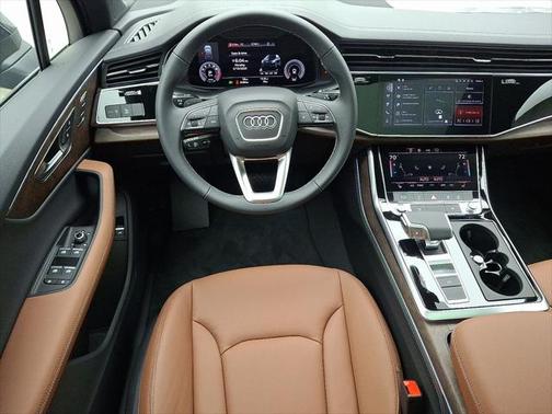 2025 Audi Q7 55 Premium Plus