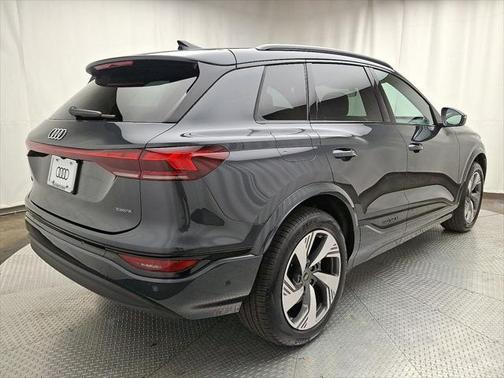 2025 Audi Q6 e-tron Premium quattro