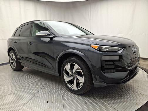 2025 Audi Q6 e-tron Premium quattro