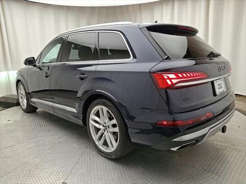 2025 Audi Q7 55 Premium Plus
