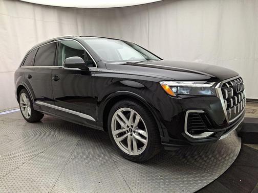 2025 Audi Q7 55 Premium Plus