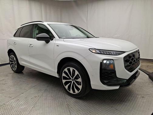 Arkona White 2026 Audi Q3 TFSI quattro S tronic