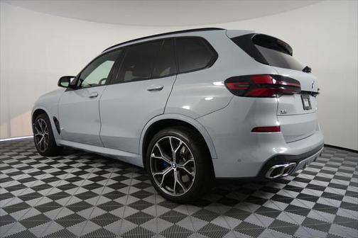 2024 BMW X5 M60i