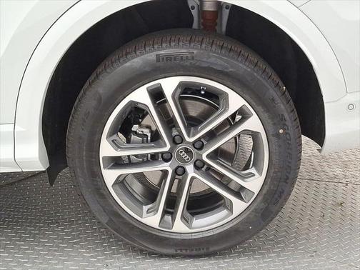 2025 Audi Q5 Premium