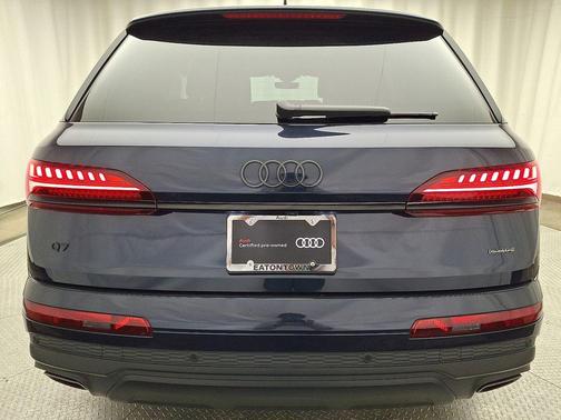 Waitomo Blue Metallic 2026 Audi Q7 55 Premium Plus