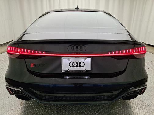 2023 Audi RS 7 4.0T