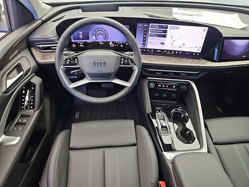District Green Metallic 2026 Audi Q5 Premium Plus TFSI quattro S tronic