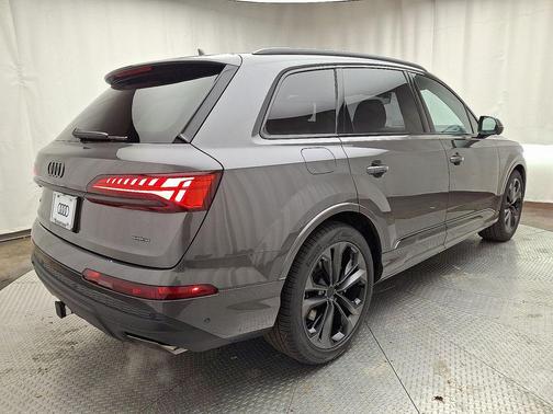 2026 Audi Q7 55 Premium Plus