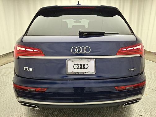 Navarra Blue Metallic 2023 Audi Q5 45 S line Premium