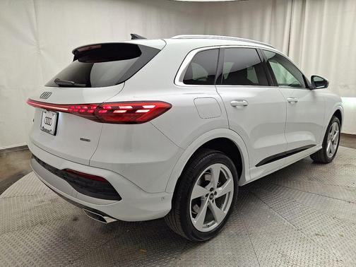 2025 Audi Q5 Premium Plus TFSI quattro S tronic