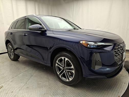 2025 Audi Q5 Premium TFSI quattro S tronic