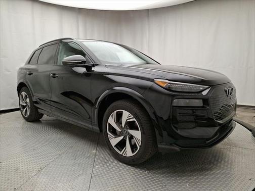 2025 Audi Q6 e-tron Premium Plus quattro